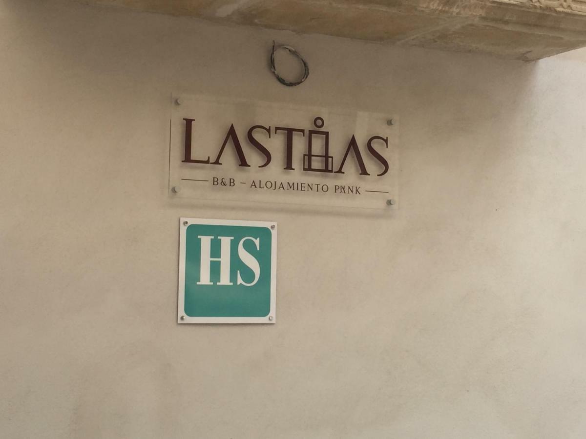 Lastias Валдеробрес Екстериор снимка